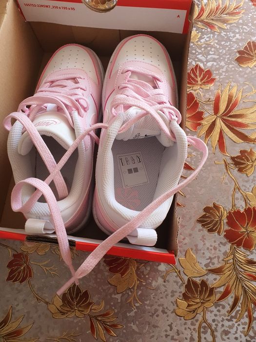 Nike court borough  alb/roz siret cu sclipici auriu
COURT BOROUGH LOW RECRAFT GS Sneake
COURT BOROUGH LOW RECRAFT GS Sneake
COURT BOROUGH LOW RECRAFT