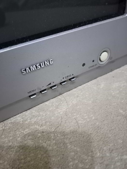 SAMSUNG PLANO аригинал телевизор сотилади. холати жуда яхши пулти б-н.