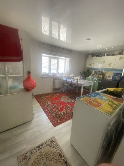 Продам частный дом с горажем и баней