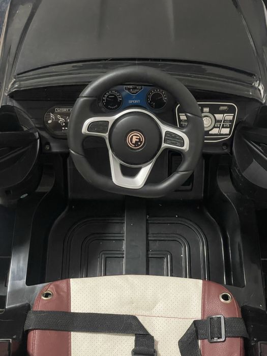 Детская машинка электрическая