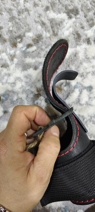 Крюки для турника.