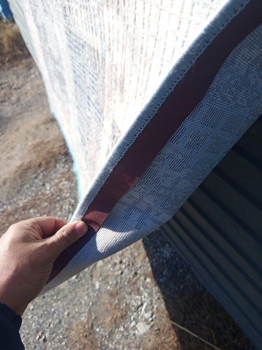 Продам ковёр тонкий лёгкий