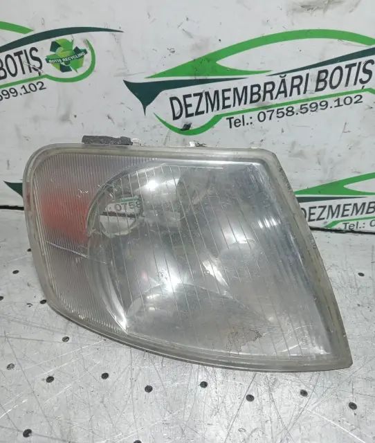 Fasung bec semnalizare fata dreapta Volkswagen VW Passat 2000