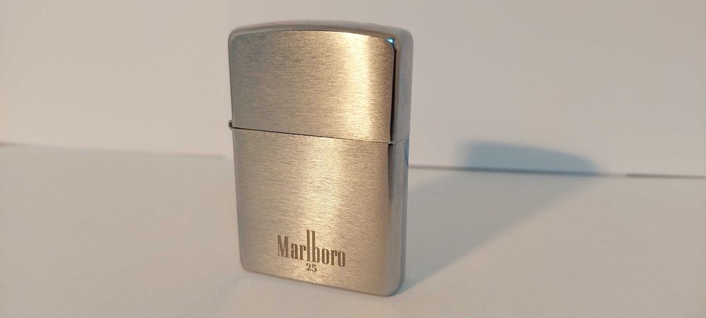 Bricheta de colectie ZIPPO MARLBORO - MADE IN USA