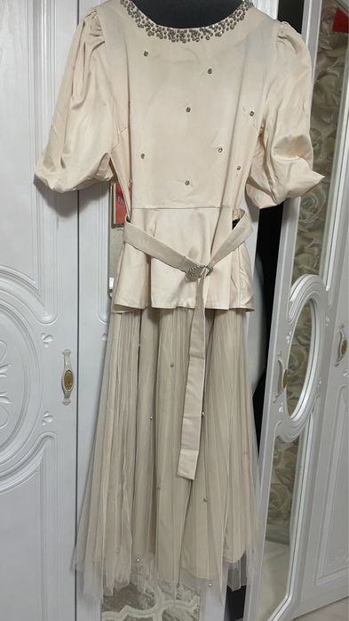 Платья нарядные  46размер