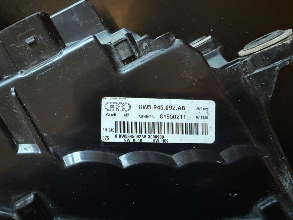 LED стопове Audi A4 B9.5