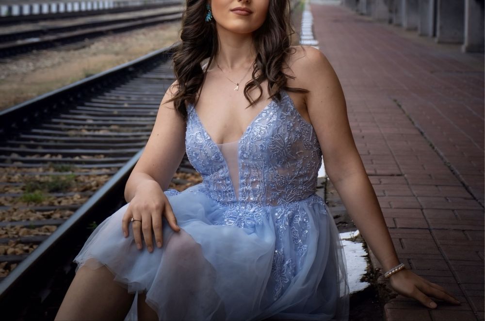 Нежна официална дамска рокля размер М