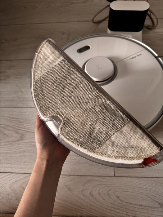 Робот-пылесос Roborock S5MAX в отличном состоянии