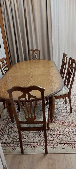 Стол со стульями