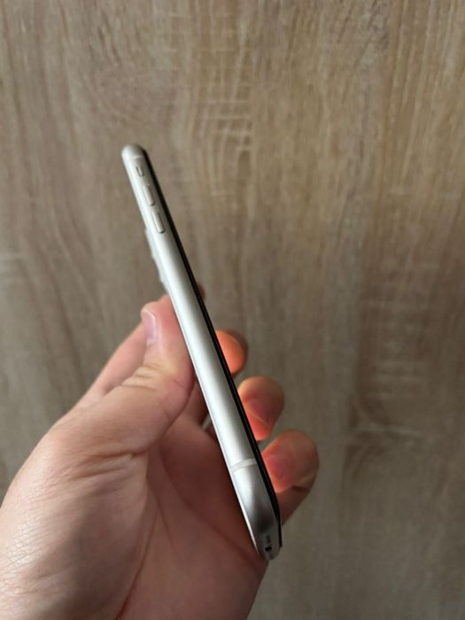 Айфон 11/128 гб  ёмкость акб 76%