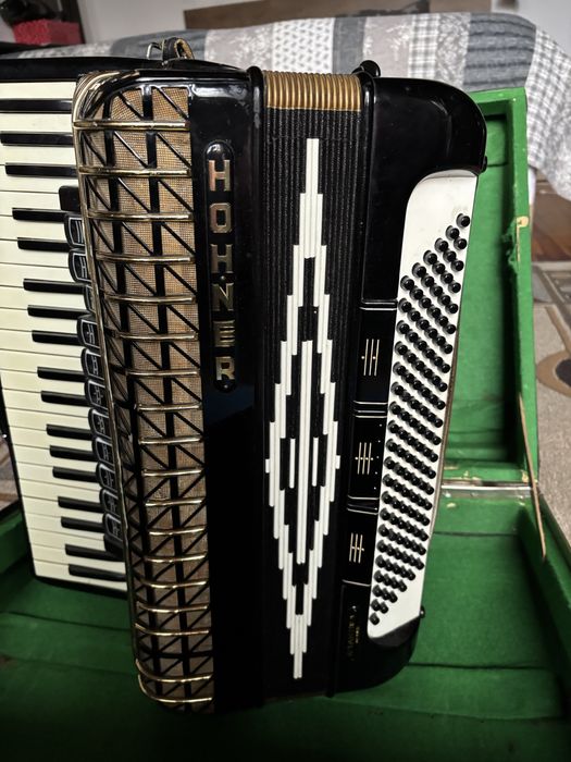 Acordeon Hohner Atlantic IV deluxe 120 basi