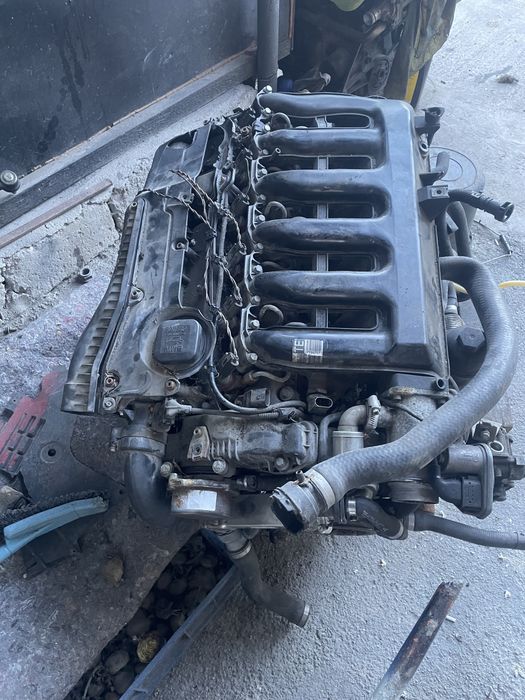 Dezmembrez motor bmw e 60 525 diesel