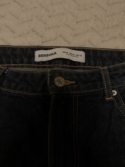 - Дънки Bershka -