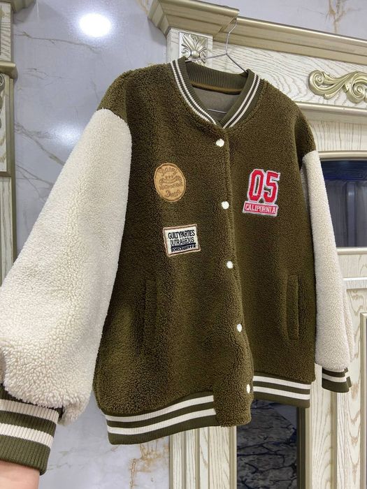 (bomber,) uslubidagi issiq kurtka,jimfir 
200,000 so'm
Yaqinda •