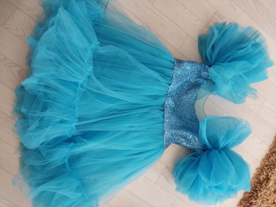 Продам платья не дорого