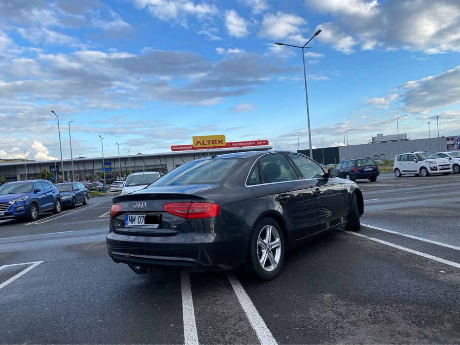 Audi A4 B8 * S Line * Automat * Navigatie Mare * Camera Marsalier *