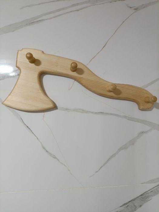 Вешалка деревянная