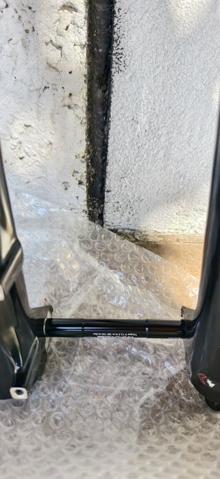 Нова Вилка Rockshox ZEB Base Rush RC 29" DebonAir+ 160mm 15x110mm