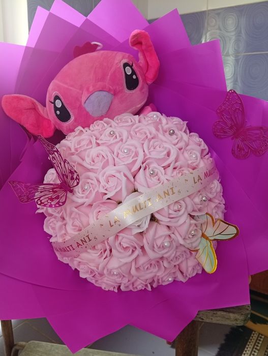 Buchete de flori cu stichi preț 150 lei