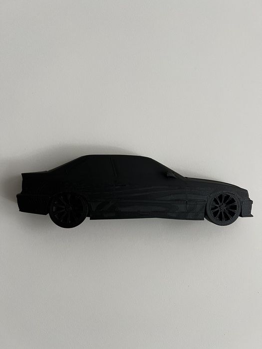 Модел BMW E36 за стена