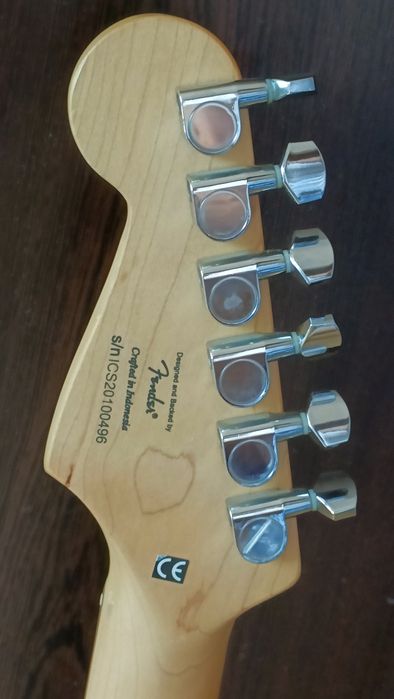 Chit.Squier by Fender