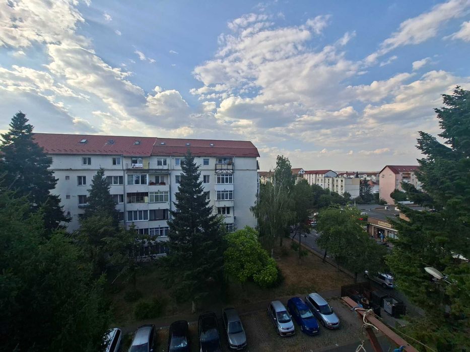 Aleea Biruintei 2 camere si balcon etaj 4 apartament de vanzare Mihai Viteazul Cedonia