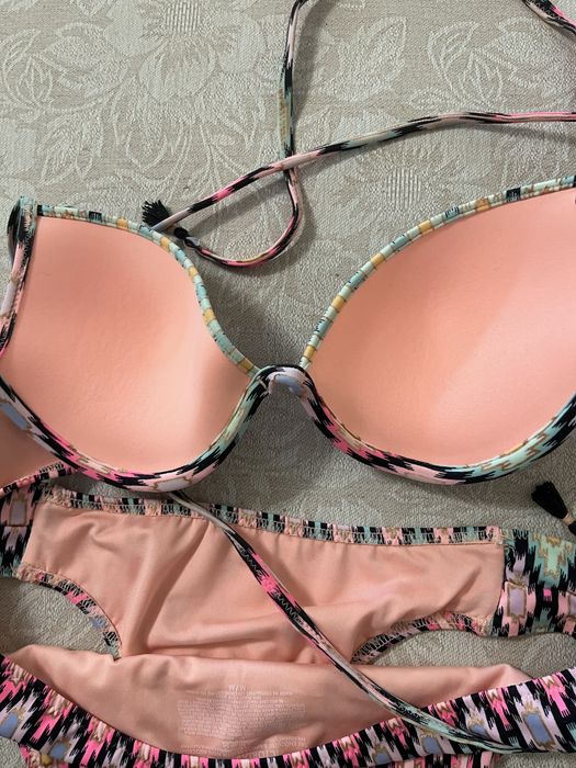 Купальник “Victoria’s Secret” куплен в Дубаи
