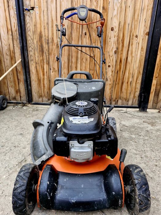 mașină de tuns iarba Husqvarna R152SVBBC 
Lățime de