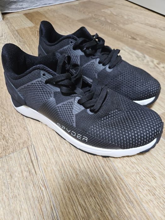 Кроссовки веченние