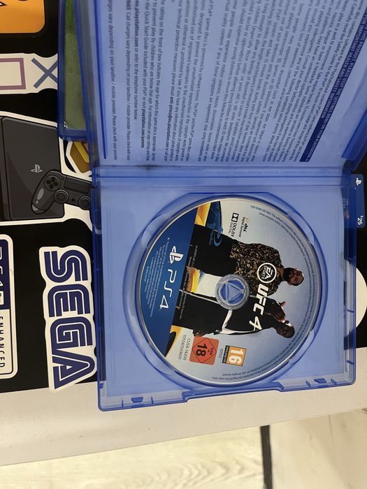 Play Station 4 slim 1tb