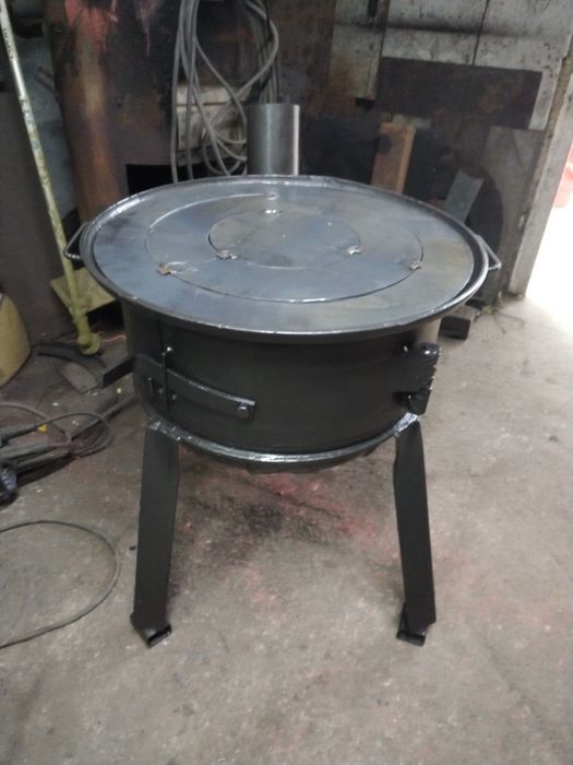 Vând soba din janta de camion cu plita din tabla