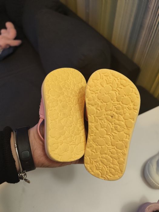 Бебешки пантофи и сандали