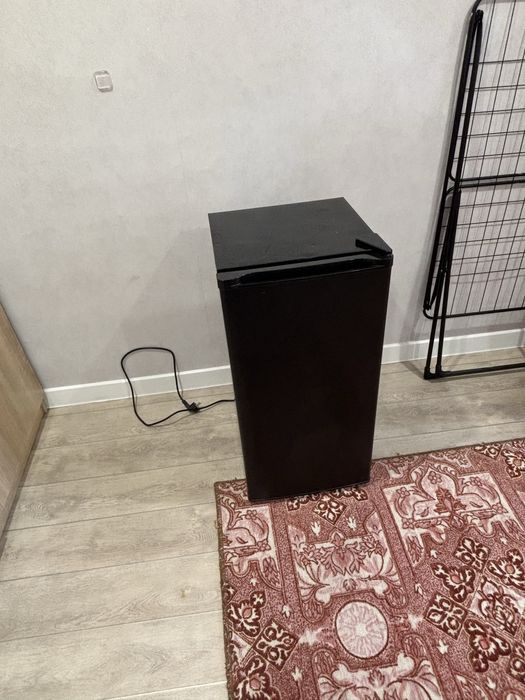 Мини-холодильник продается