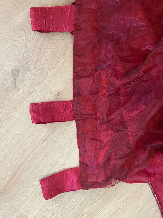 Луксозен плат/сребристо и винено червено и ефектно червено перде