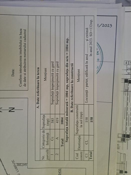 Vând casă plus teren