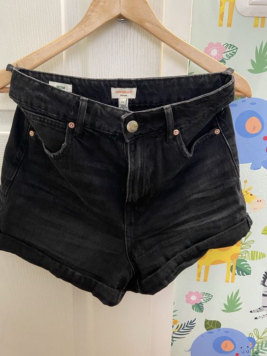 Pantaloni scurti, impecabili