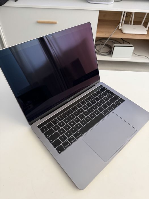 Apple MacBook Pro 13” late 2018 i7 Rosu • OLX.ro