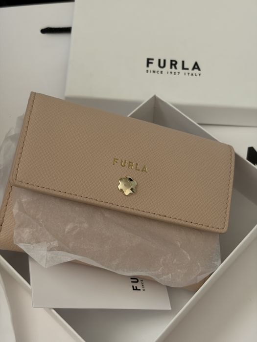 Furla -оригинално М размер