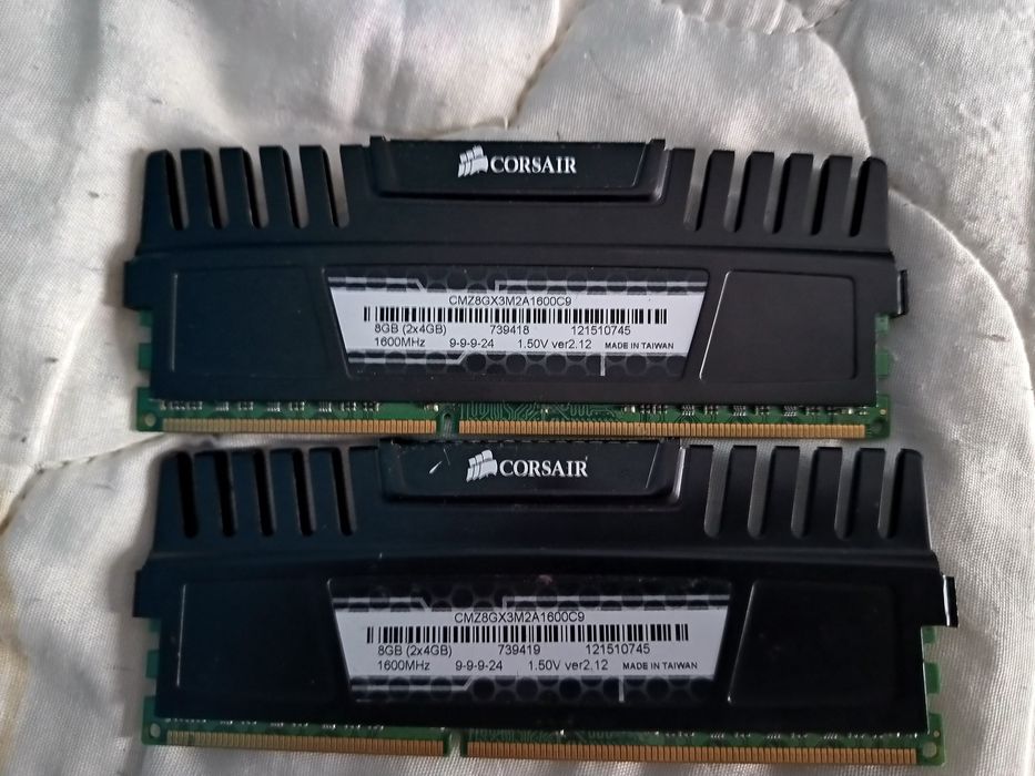 Vând kit DDR3 pentru pc