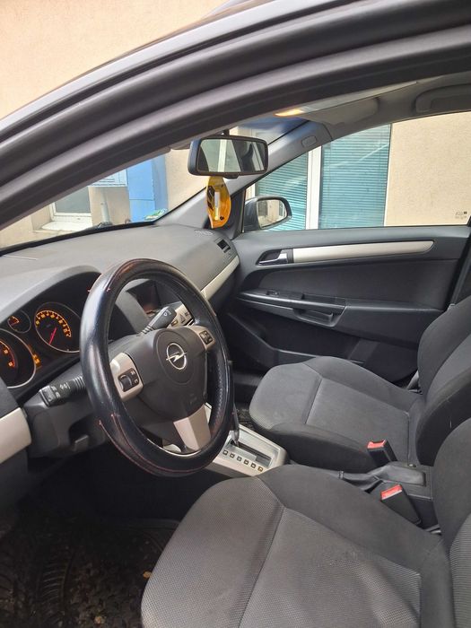 Opel Astra 2009 1.9 CDTI