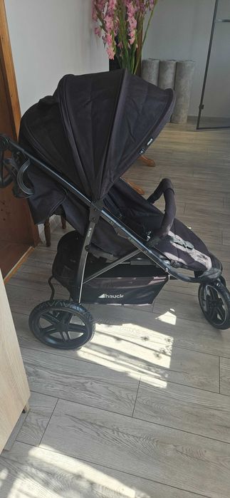 Vând căruț Hauck Rapid