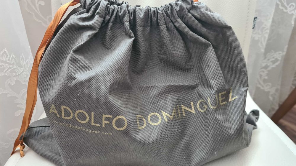 Елегантни обувки Adolfo Dominguez