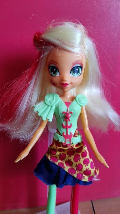 Кукла Эппл Джек - Рэйнбоу Рокс, Мои Маленькие Пони

Источник: https://