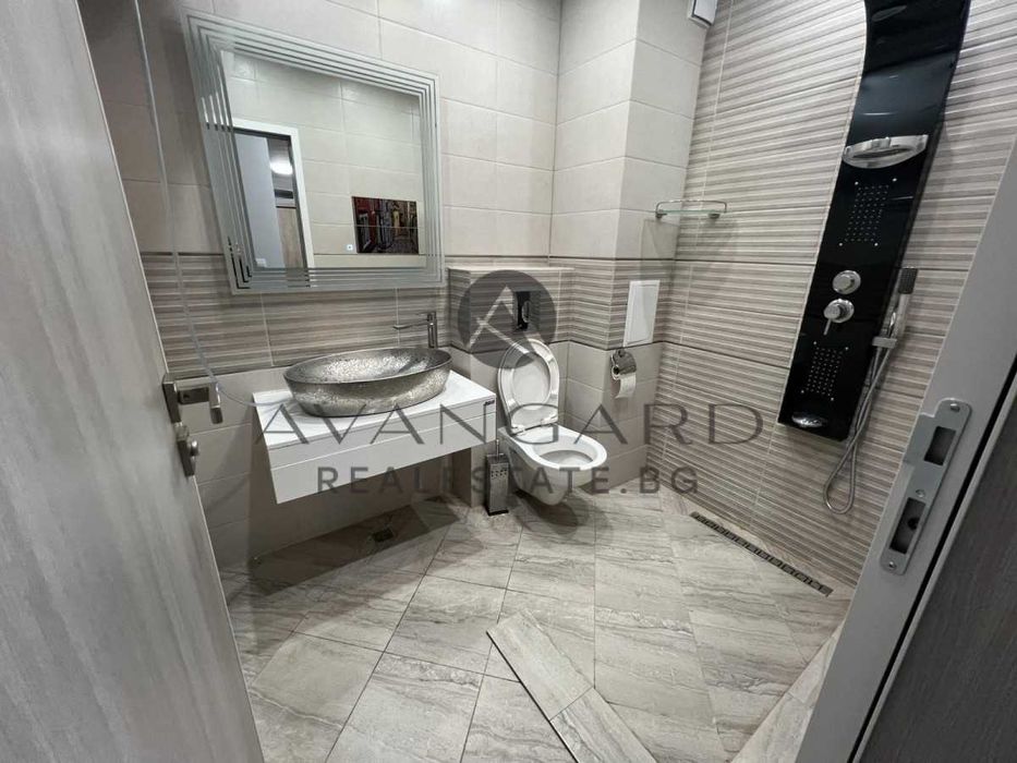 Продава се Тристаен апартамент в Пловдив, Кючук Париж - 112 кв.м за 1715 €/кв.м - Снимка #8