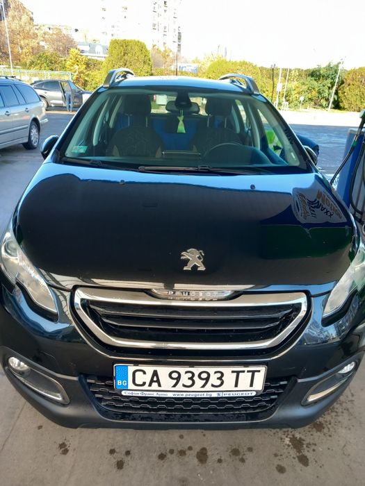 Лек автомобил Peugeot 2008,аутлендър,1.2 бензин 82 к.с.реални 23 640км