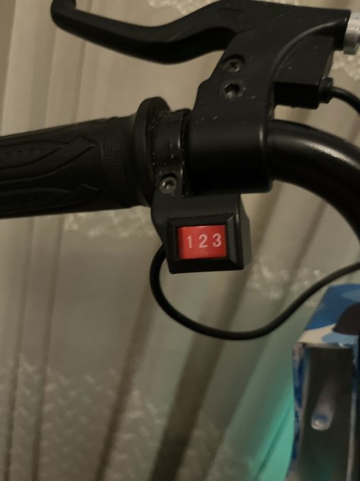 Vand triciclu electric copii