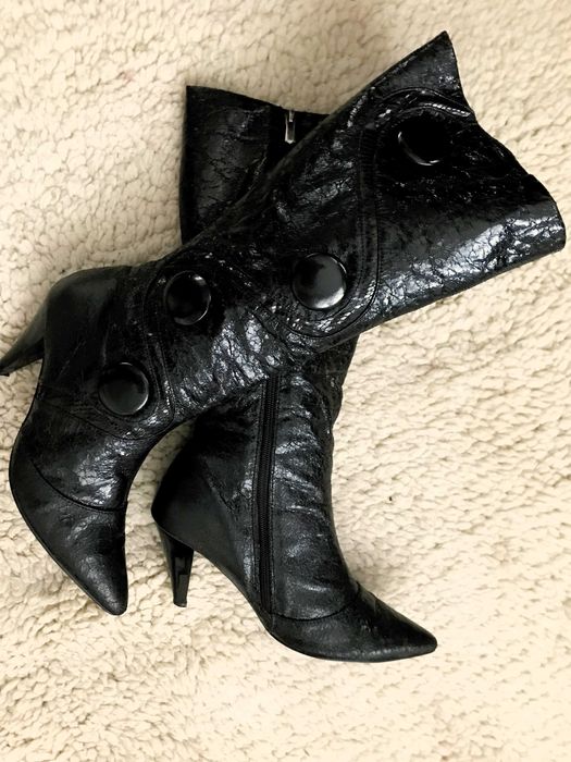 черни ботуши размер 38