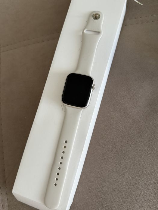Apple watch 8 , продажа в связи покупкой более новой модели