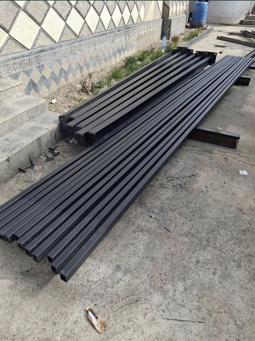 Vând structura metalica