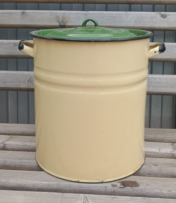 Продам кострюлю 30 л б/у